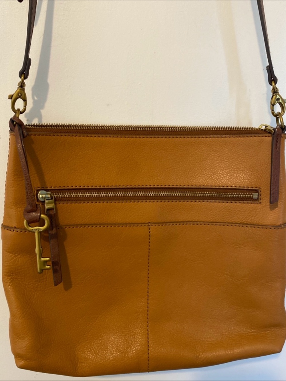 Fossil Fiona Cognac/Tan Leather Crossbody with Brass Key Charm Adjustable Strap